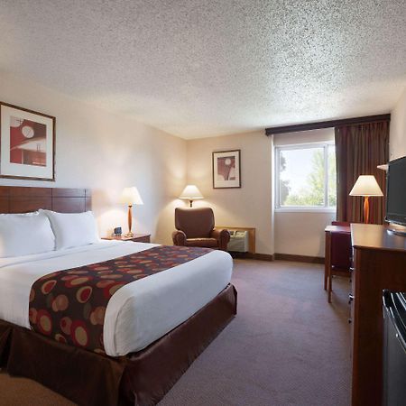Hotel Ramada By Wyndham Bismarck Exteriér fotografie