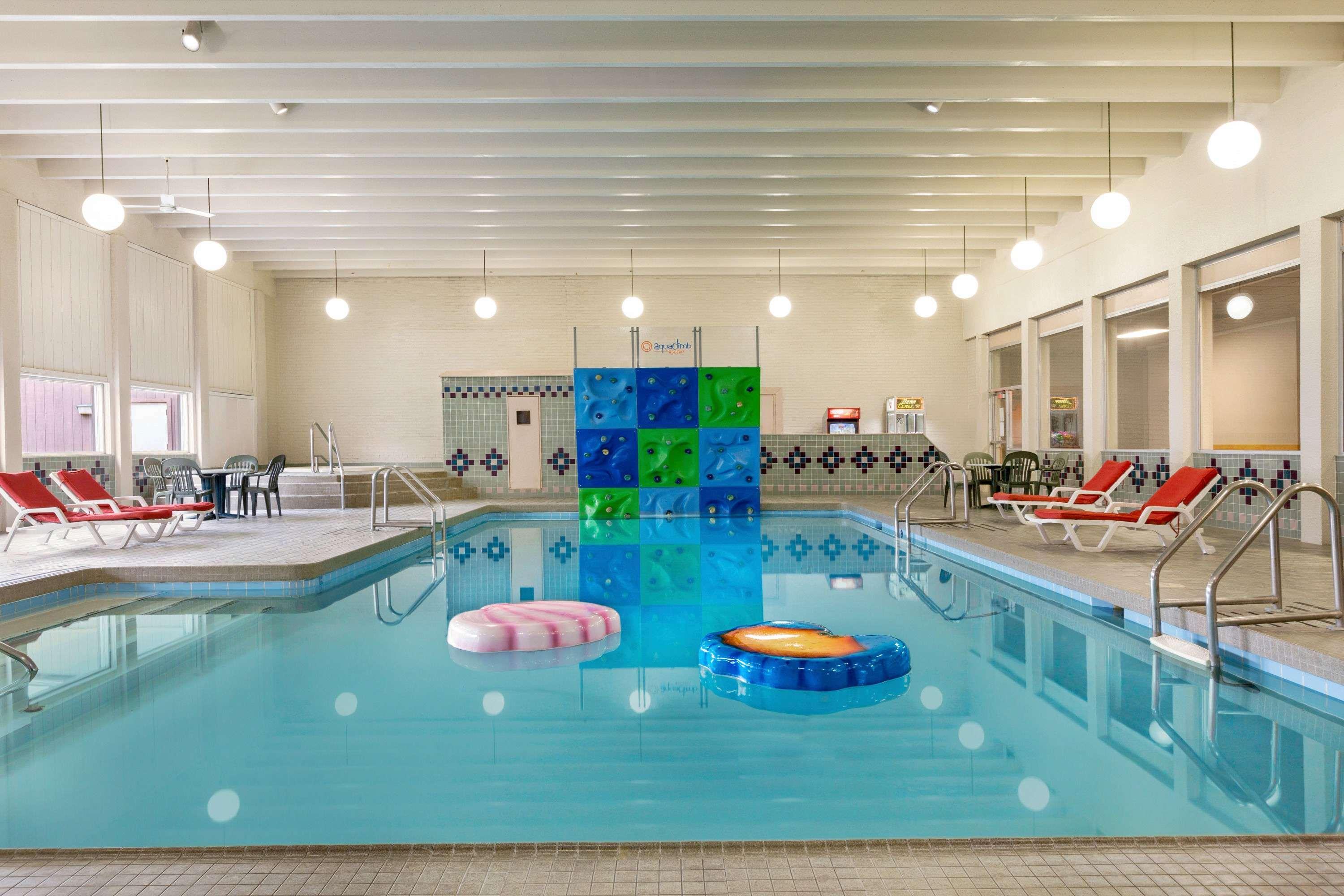 Hotel Ramada By Wyndham Bismarck Exteriér fotografie